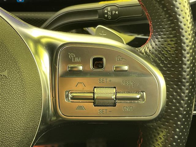 CLAクラス CLA200d 禁煙 純正ナビ パワーシート シートヒーター ブラインドスポットモニター レーンキープアシスト 衝突軽減ブレーキ オートマチックハイビーム レーダークルーズコントロール ETC2.0 バックカメラ(7枚目)