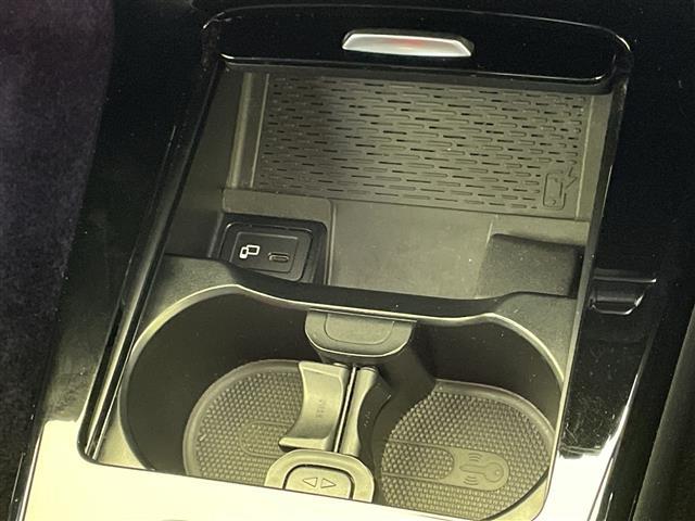CLAクラス CLA200d 禁煙 純正ナビ パワーシート シートヒーター ブラインドスポットモニター レーンキープアシスト 衝突軽減ブレーキ オートマチックハイビーム レーダークルーズコントロール ETC2.0 バックカメラ(18枚目)