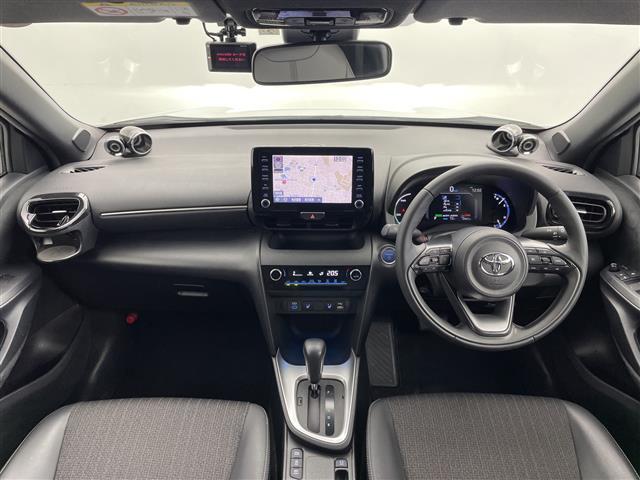 ヤリスクロス ハイブリッドZ 禁煙 純正8型ナビ シートヒーター ステアリングヒーター レーダークルーズコントロール ビルトインETC 前後ドライブレコーダー 衝突軽減ブレーキ レーンキープアシスト オートマチックハイビーム(2枚目)