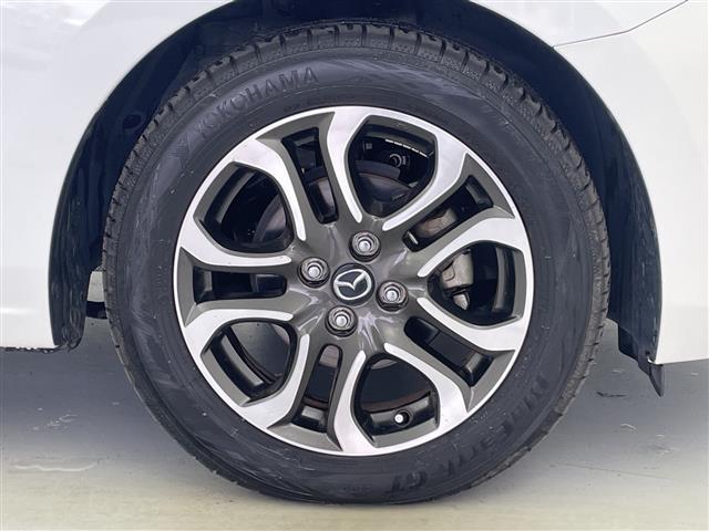 デミオ XDツーリング Lパッケージ マツダコネクトナビ CD DVD Bluetooth USB TV 衝突軽減ブレーキ 車線逸脱警報 誤発進抑制機能 ブラインドスポットミニター レーンキープアシスト バックカメラ オートライト(16枚目)