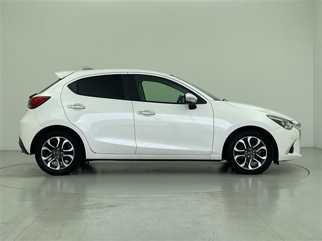 デミオ XDツーリング Lパッケージ マツダコネクトナビ CD DVD Bluetooth USB TV 衝突軽減ブレーキ 車線逸脱警報 誤発進抑制機能 ブラインドスポットミニター レーンキープアシスト バックカメラ オートライト(37枚目)