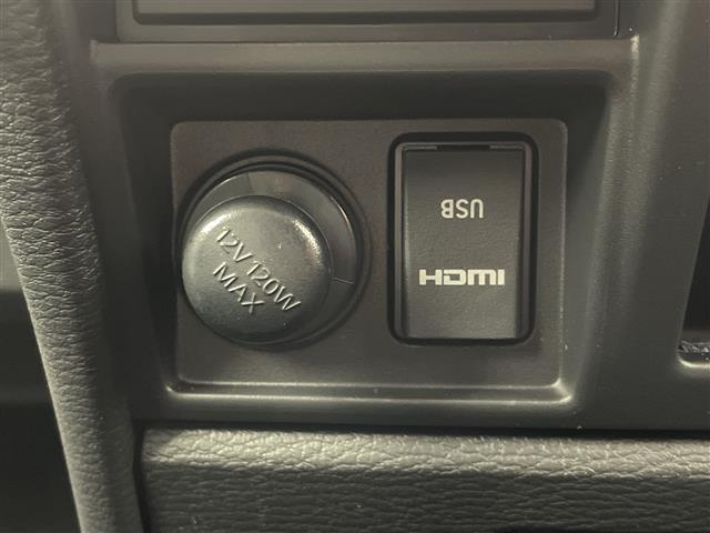 デリカＤ：５ ブラックエディション　登録済未使用車　アルパイン１１型ナビ　カープレイ　バックカメラ　ＨＤＭＩ　ＡＣ１００Ｖ　追従クルコン　ステアリングヒーター　前席シートヒーター　パドルシフト　本革シートパワーシート　ＢＴ　両側電動ドア（7枚目）