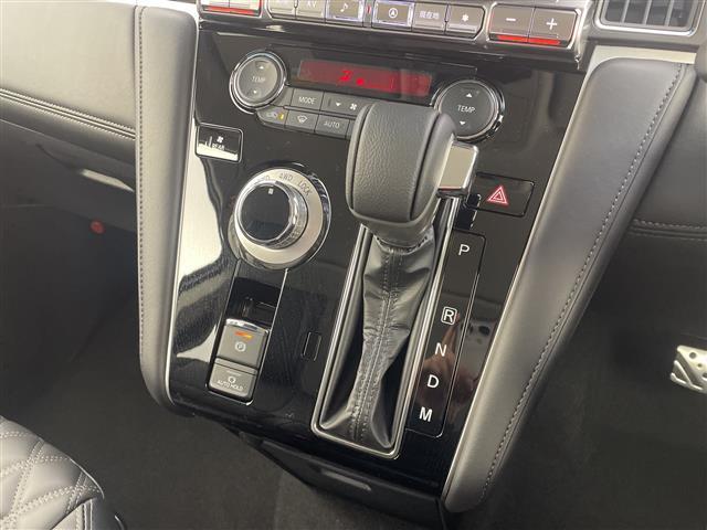 デリカＤ：５ ブラックエディション　登録済未使用車　アルパイン１１型ナビ　カープレイ　バックカメラ　ＨＤＭＩ　ＡＣ１００Ｖ　追従クルコン　ステアリングヒーター　前席シートヒーター　パドルシフト　本革シートパワーシート　ＢＴ　両側電動ドア（28枚目）