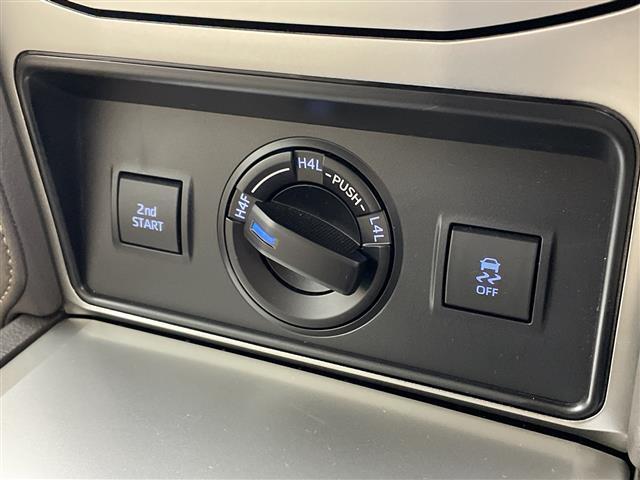 気になる車はすぐにお問い合わせください！画面右側の００６６から始まる無料ダイヤルからお問い合わせ下さい！専門スタッフがお車のご質問にお答えいたします！