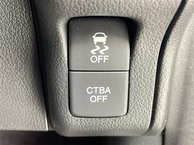 気になる車はすぐにお問い合わせください！画面右側の００６６から始まる無料ダイヤルからお問い合わせ下さい！専門スタッフがお車のご質問にお答えいたします！