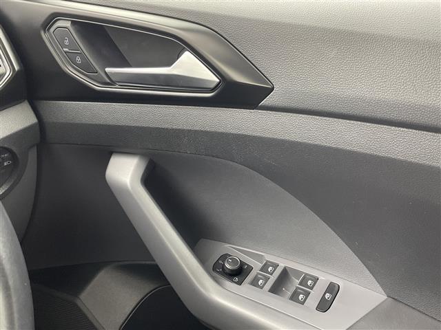 T-クロス TSI 1st 1オーナー 純正ナビ バックカメラ LED 禁煙(18枚目)