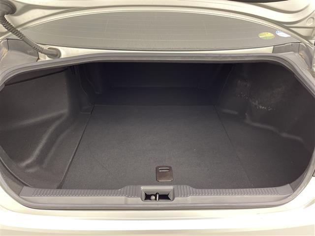 クラウンハイブリッド ＲＳアドバンス　禁煙　純正ナビ　全方位モニター　シートヒーター　ベンチレーション　ステアリングヒーター　衝突軽減ブレーキ　レーンキープアシスト　レーダークルーズコントロール　パワーシート　レザーシート　ＥＴＣ（17枚目）