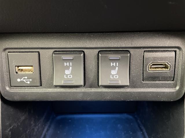 カローラクロス ハイブリッド　Ｚ　禁煙　全方位モニター　ガラスルーフ　レーダークルーズコントロール　シートヒーター　ＥＴＣ　ハーフレザーシート　衝突軽減ブレーキ　レーンキープアシスト　オートハイビーム　ブラインドスポットモニター（9枚目）