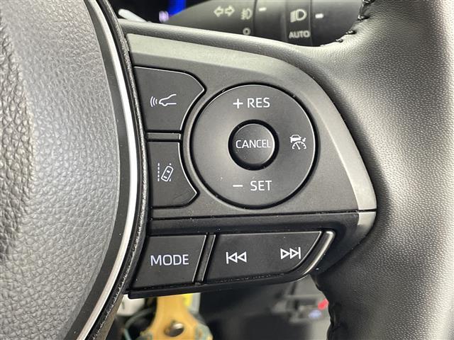 カローラクロス ハイブリッド　Ｚ　禁煙　全方位モニター　ガラスルーフ　レーダークルーズコントロール　シートヒーター　ＥＴＣ　ハーフレザーシート　衝突軽減ブレーキ　レーンキープアシスト　オートハイビーム　ブラインドスポットモニター（11枚目）