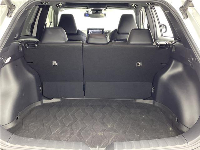 カローラクロス ハイブリッド　Ｚ　禁煙　全方位モニター　ガラスルーフ　レーダークルーズコントロール　シートヒーター　ＥＴＣ　ハーフレザーシート　衝突軽減ブレーキ　レーンキープアシスト　オートハイビーム　ブラインドスポットモニター（19枚目）