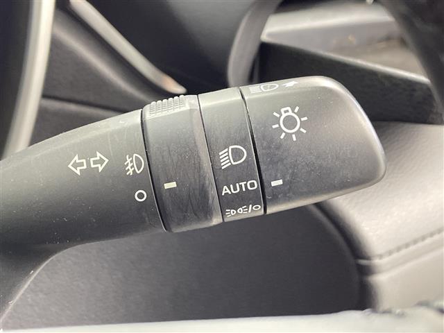 カローラクロス ハイブリッド　Ｚ　禁煙　全方位モニター　ガラスルーフ　レーダークルーズコントロール　シートヒーター　ＥＴＣ　ハーフレザーシート　衝突軽減ブレーキ　レーンキープアシスト　オートハイビーム　ブラインドスポットモニター（23枚目）