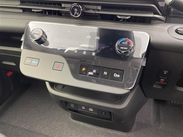 セレナ e-パワー ハイウェイスターV 登録済未使用車 12.3インチディスプレイ ビルトインETC 内蔵式ドライブレコーダー 後席フリップダウン アラウンドビュー インテリジェントルームミラー プロパイロット エマブレ 運転支援(32枚目)