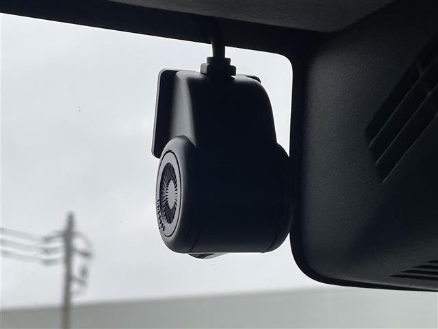 安心の全車保証付き！（※部分保証、国産車は納車後３ヶ月、輸入車は納車後１ヶ月の保証期間となります）。その他長期保証（有償）もご用意しております！※長期保証を付帯できる車両には条件がございます。