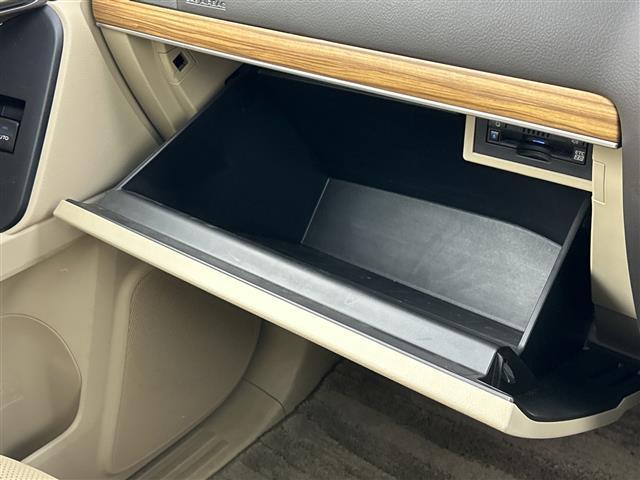 ランドクルーザープラド TX Lパッケージ 禁煙 純正ナビ サンルーフ アラウンドビューモニター ETC2.0 追従クルコン 電動格納サードシート 衝突軽減 レーンキープアシスト クリアランスソナー オートハイビーム ブラインドスポットモニター(32枚目)