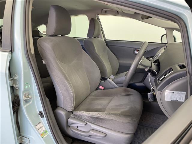 プリウス Ｓ　禁煙　純正ナビ　バックカメラ　ドラレコ　ビルドインＥＴＣ　Ｂｌｕｅｔｏｏｔｈ　フルセグ　ＤＶＤ　ＣＤ　ＳＤ　スペアキー　スマートキー　オートライト（10枚目）