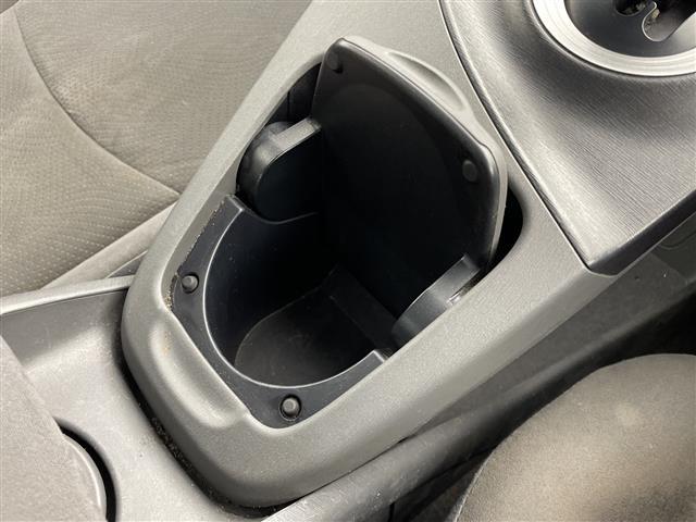 プリウス Ｓ　禁煙　純正ナビ　バックカメラ　ドラレコ　ビルドインＥＴＣ　Ｂｌｕｅｔｏｏｔｈ　フルセグ　ＤＶＤ　ＣＤ　ＳＤ　スペアキー　スマートキー　オートライト（25枚目）