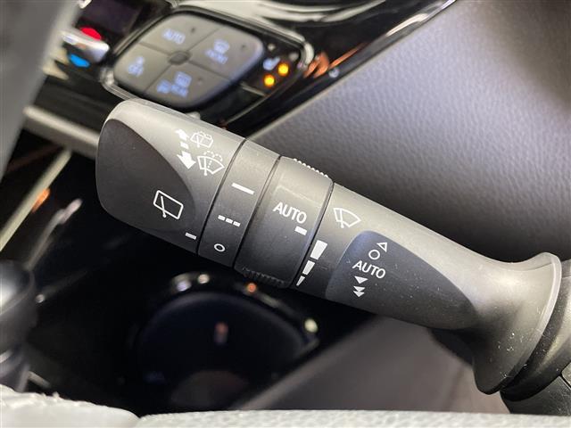 Ｃ－ＨＲ Ｇ　モード　ネロ　禁煙　純正ナビ　バックカメラ　シートヒーター　ビルドインＥＴＣ　衝突軽減　クリアランスソナー　レーンキープ　追従クルコン　ブラインドスポットモニター　Ｂｌｕｅｔｏｏｔｈ　フルセグ　ＨＤＭＩ（23枚目）