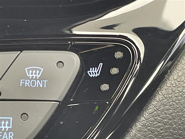 Ｃ－ＨＲ Ｓ　ＧＲスポーツ　禁煙　純正ディスプレイオーディオ　バックカメラ　シートヒーター　前後ドラレコ　ビルドインＥＴＣ　衝突軽減　クリアランスソナー　レーンキープ　オートハイビーム　Ｂｌｕｅｔｏｏｔｈ（7枚目）