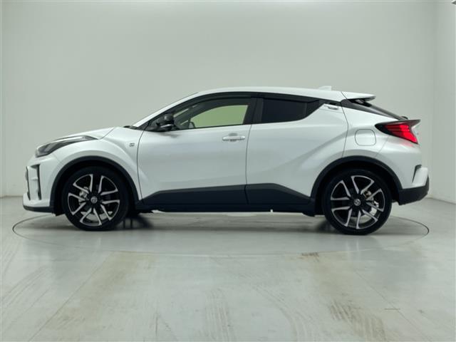 Ｃ－ＨＲ Ｓ　ＧＲスポーツ　禁煙　純正ディスプレイオーディオ　バックカメラ　シートヒーター　前後ドラレコ　ビルドインＥＴＣ　衝突軽減　クリアランスソナー　レーンキープ　オートハイビーム　Ｂｌｕｅｔｏｏｔｈ（17枚目）