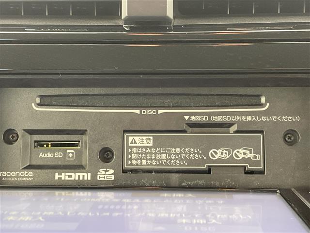 プリウス Ｓツーリングセレクション　禁煙　純正ナビ　バックカメラ　シートヒーター　ビルドインＥＴＣ　追従クルコン　衝突軽減　クリアランスソナー　レーンキープ　Ｂｌｕｅｔｏｏｔｈ　フルセグ　ＤＶＤ　ＣＤ　スペアキー　オートハイビーム（18枚目）