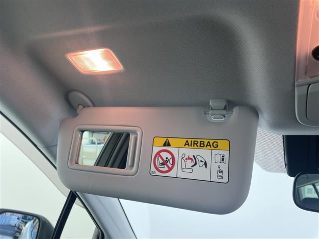 プリウス Ｓツーリングセレクション　禁煙　純正ナビ　バックカメラ　シートヒーター　ビルドインＥＴＣ　追従クルコン　衝突軽減　クリアランスソナー　レーンキープ　Ｂｌｕｅｔｏｏｔｈ　フルセグ　ＤＶＤ　ＣＤ　スペアキー　オートハイビーム（26枚目）