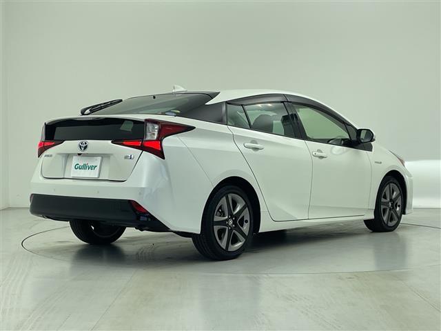 プリウス Ｓツーリングセレクション　禁煙　純正ナビ　バックカメラ　シートヒーター　ビルドインＥＴＣ　追従クルコン　衝突軽減　クリアランスソナー　レーンキープ　Ｂｌｕｅｔｏｏｔｈ　フルセグ　ＤＶＤ　ＣＤ　スペアキー　オートハイビーム（31枚目）