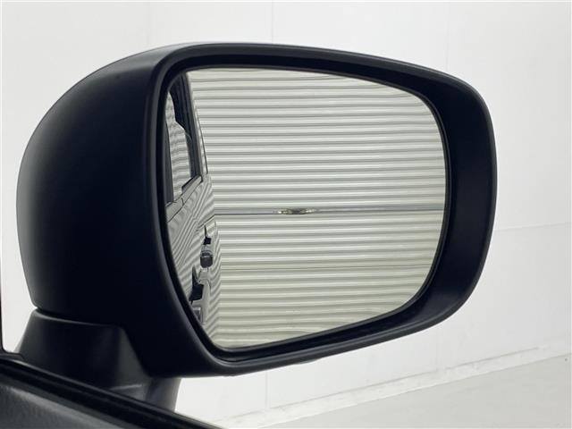 ソリオ ハイブリッドＭＺ　禁煙　純正９インチナビ　アラウンドビューモニター　両側パワースライドドア　ＥＴＣ　追従クルコン　衝突軽減　コーナーセンサー　レーンキープ　オートハイビーム　Ｂｌｕｅｔｏｏｔｈ　フルセグ　スペアキー（5枚目）