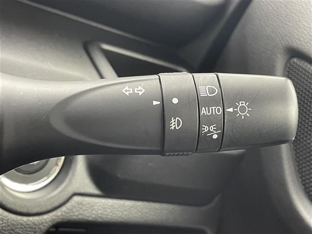 ソリオ ハイブリッドＭＺ　禁煙　純正９インチナビ　アラウンドビューモニター　両側パワースライドドア　ＥＴＣ　追従クルコン　衝突軽減　コーナーセンサー　レーンキープ　オートハイビーム　Ｂｌｕｅｔｏｏｔｈ　フルセグ　スペアキー（10枚目）