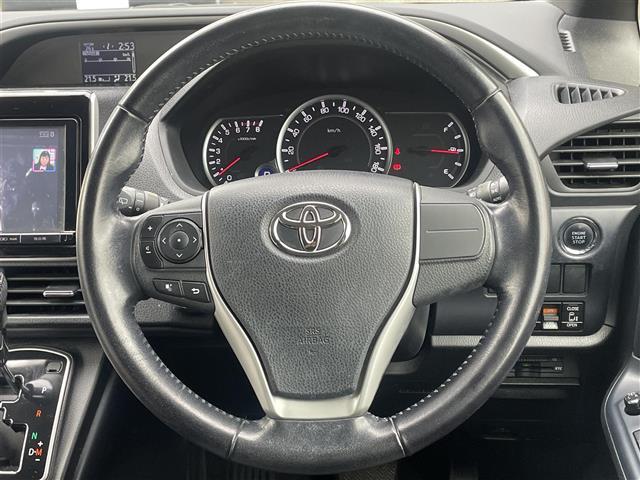 ヴォクシー ＺＳ　煌　両側Ｐスラ　後席Ｍ　純正ナビ　Ｂカメラ　ＥＴＣ　ＬＥＤ（9枚目）