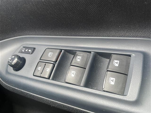 ヴォクシー ＺＳ　煌　両側Ｐスラ　後席Ｍ　純正ナビ　Ｂカメラ　ＥＴＣ　ＬＥＤ（18枚目）