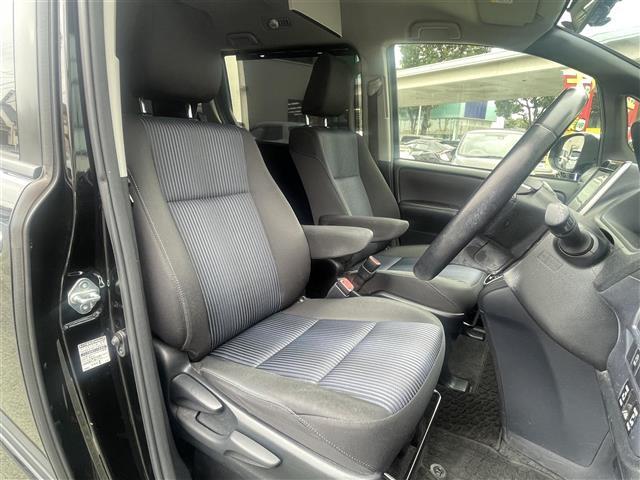 ヴォクシー ＺＳ　煌　両側Ｐスラ　後席Ｍ　純正ナビ　Ｂカメラ　ＥＴＣ　ＬＥＤ（26枚目）