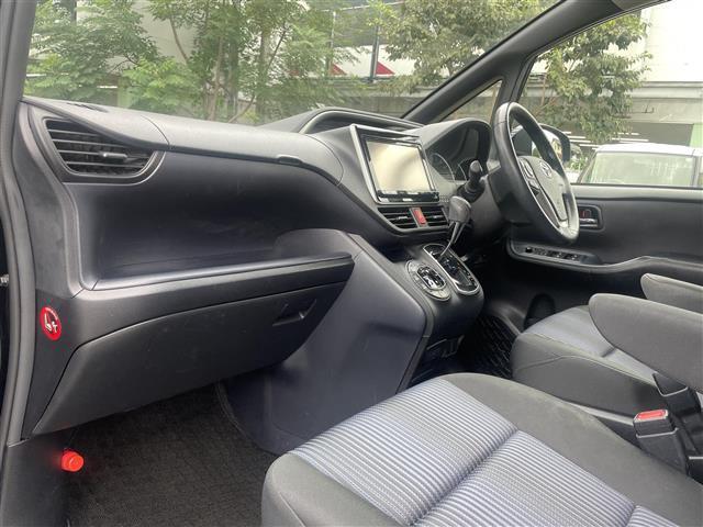 ヴォクシー ＺＳ　煌　両側Ｐスラ　後席Ｍ　純正ナビ　Ｂカメラ　ＥＴＣ　ＬＥＤ（29枚目）