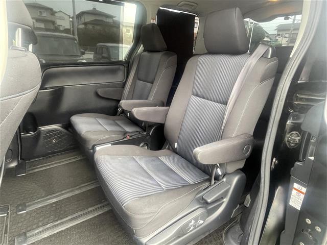 ヴォクシー ＺＳ　煌　両側Ｐスラ　後席Ｍ　純正ナビ　Ｂカメラ　ＥＴＣ　ＬＥＤ（32枚目）