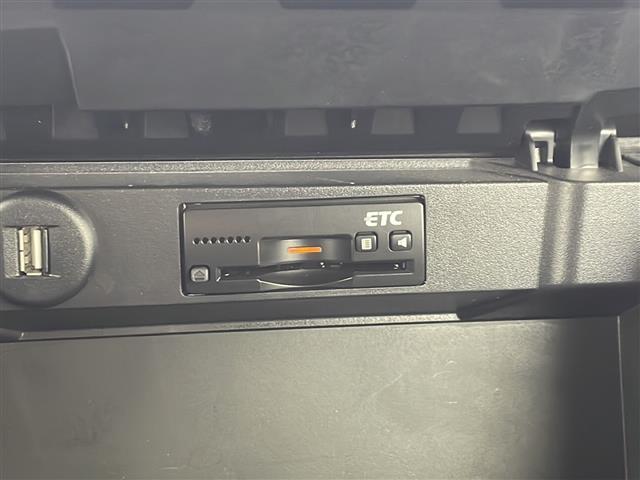 ソリオバンディット ハイブリッドＳＶ　スズキセーフティサポート　ハイビームアシスト　純正８インチＳＤナビ　フルセグＴＶ　ＤＶＤ　ＣＤ　Ｂｌｕｅｔｏｏｔｈ　前席シートヒーター　両側パワースライドドア　ステアリングスイッチリモコン（8枚目）