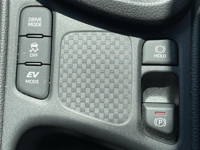 ヤリスクロス ハイブリッドＺ　アドベンチャー　純正８インチナビ／フルセグテレビ／バックカメラ／セーフティセンス／ビルトインＥＴＣ／ブラインドスポットモニター／ＬＥＤヘッドライト／オートライト／パワーシート／シートヒーター／ＡＣ１００Ｖ（7枚目）