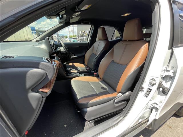 ヤリスクロス ハイブリッドＺ　アドベンチャー　純正８インチナビ／フルセグテレビ／バックカメラ／セーフティセンス／ビルトインＥＴＣ／ブラインドスポットモニター／ＬＥＤヘッドライト／オートライト／パワーシート／シートヒーター／ＡＣ１００Ｖ（22枚目）