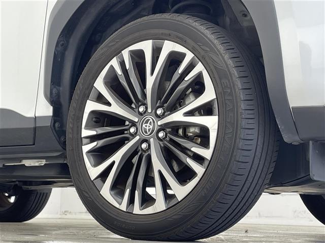 ヤリスクロス ハイブリッドＺ　アドベンチャー　純正８インチナビ／フルセグテレビ／バックカメラ／セーフティセンス／ビルトインＥＴＣ／ブラインドスポットモニター／ＬＥＤヘッドライト／オートライト／パワーシート／シートヒーター／ＡＣ１００Ｖ（28枚目）