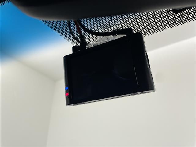 �K���X�R�[�e�B���O�A�i�r�Q�[�V�����A�d�s�b�ȂǁA���̑��̃p�[�c�̎��t�������ς���̂����k�������Ă���܂��I�I�N���}�̂��Ɖ��ł����C�����������I