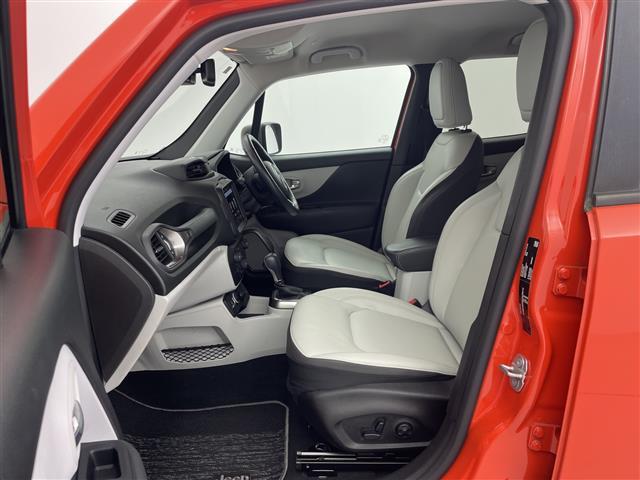 ジープ・レネゲード リミテッド　純正ナビ　フルセグＴＶ　Ｂｌｕｅｔｏｏｔｈ　バックカメラ　ＬＥＤヘッドライト　ビルトインＥＴＣ２．０　　衝突被害軽減ブレーキ　レーンキープアシスト　オートハイビーム　コーナーセンサー（15枚目）