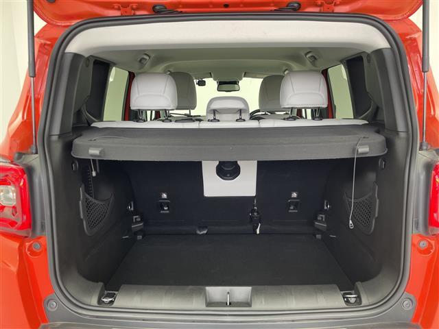 ジープ・レネゲード リミテッド　純正ナビ　フルセグＴＶ　Ｂｌｕｅｔｏｏｔｈ　バックカメラ　ＬＥＤヘッドライト　ビルトインＥＴＣ２．０　　衝突被害軽減ブレーキ　レーンキープアシスト　オートハイビーム　コーナーセンサー（19枚目）