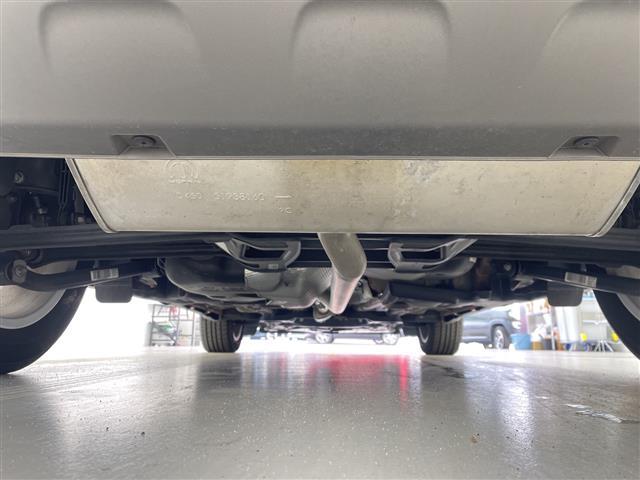 ジープ・レネゲード リミテッド　純正ナビ　フルセグＴＶ　Ｂｌｕｅｔｏｏｔｈ　バックカメラ　ＬＥＤヘッドライト　ビルトインＥＴＣ２．０　　衝突被害軽減ブレーキ　レーンキープアシスト　オートハイビーム　コーナーセンサー（41枚目）