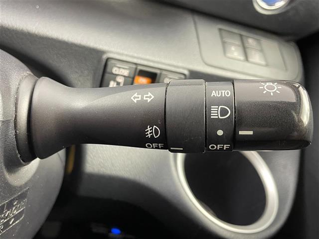 シエンタ ハイブリッドＧ　プリクラッシュセーフティー　オートマチックハイビーム　社外ＳＤナビ　ＣＤ／ＤＶＤ／Ｂｌｕｅｔｏｏｔｈ／フルセグ　バックカメラ　両側パワースライドドア　革巻きステアリング　純正１５インチＡＷ（15枚目）
