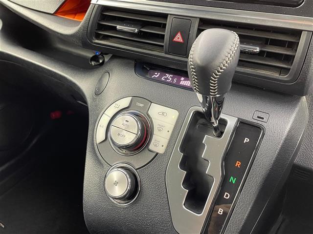 シエンタ ハイブリッドＧ　プリクラッシュセーフティー　オートマチックハイビーム　社外ＳＤナビ　ＣＤ／ＤＶＤ／Ｂｌｕｅｔｏｏｔｈ／フルセグ　バックカメラ　両側パワースライドドア　革巻きステアリング　純正１５インチＡＷ（17枚目）