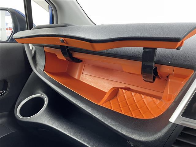 シエンタ ハイブリッドＧ　プリクラッシュセーフティー　オートマチックハイビーム　社外ＳＤナビ　ＣＤ／ＤＶＤ／Ｂｌｕｅｔｏｏｔｈ／フルセグ　バックカメラ　両側パワースライドドア　革巻きステアリング　純正１５インチＡＷ（22枚目）
