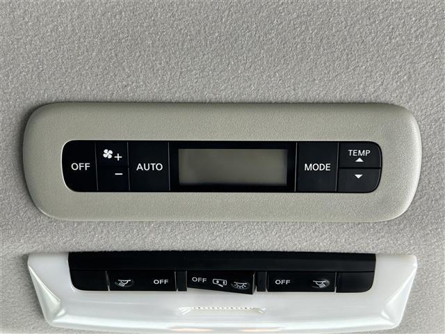 セレナ ハイウェイスター V 純正SDナビ CD/DVD/Bluetooth/フルセグ 全方位カメラ 両側パワースライド ブラインドスポットモニター サイドバイザー フロアマット LEDヘッドライト コーナーセンサー(29枚目)
