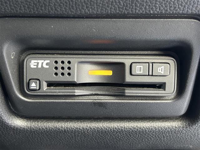 ステップワゴンスパーダ スパーダ ホンダセンシング 衝突軽減ブレーキ(CMBS)アダプティブクルーズコントロール 車線逸脱警告機能 純正7インチSDナビ DVD/CD/BT/FM/AM 革巻きステアリング 両側パワースライドドア ステアリングスイッチ(8枚目)