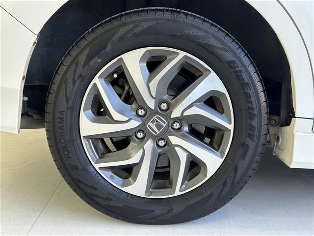 ステップワゴンスパーダ スパーダ ホンダセンシング 衝突軽減ブレーキ(CMBS)アダプティブクルーズコントロール 車線逸脱警告機能 純正7インチSDナビ DVD/CD/BT/FM/AM 革巻きステアリング 両側パワースライドドア ステアリングスイッチ(40枚目)