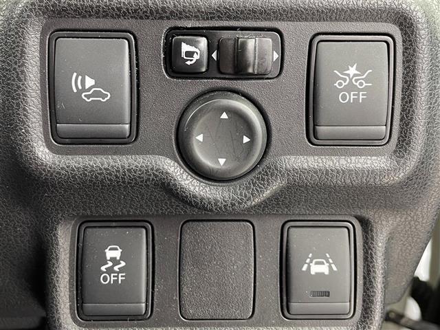 ノート e-パワー X ブラックアロー 禁煙車 エマージェンシーブレーキ 踏み間違え防止機能 踏み間違い防止アシスト 標識認識機能 ハイビームアシスト 純正ナビ (Bluetooth/CD/DVD) フルセグTV アラウンドビューモニター(4枚目)