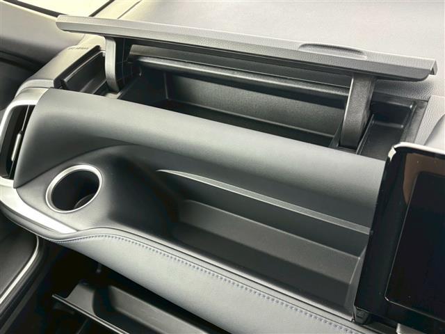 ヴォクシー ハイブリッドS-Z 純正8インチナビ パノラミックビューモニター トヨタチームメイト レーダークルーズコントロール レーンキープアシスト プリクラッシュセーフティ ブラインドスポットモニター シートヒーター ETC 禁煙(23枚目)