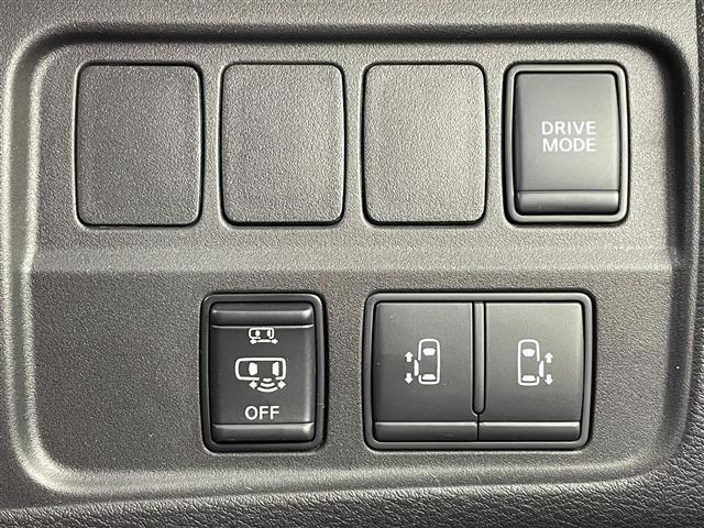 セレナ e-パワー ハイウェイスターV 禁煙車 プロパイロット エマージェンシーブレーキ フリップダウンモニター 純正メモリナビ アラウンドビューモニター 両側パワースライドドア LEDオートライト 純正15インチアルミホイール ETC(5枚目)